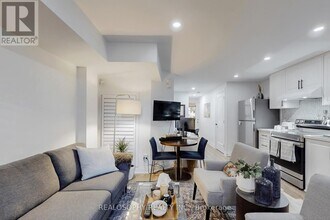 102 Morse St in Toronto, ON - Building Photo - Building Photo