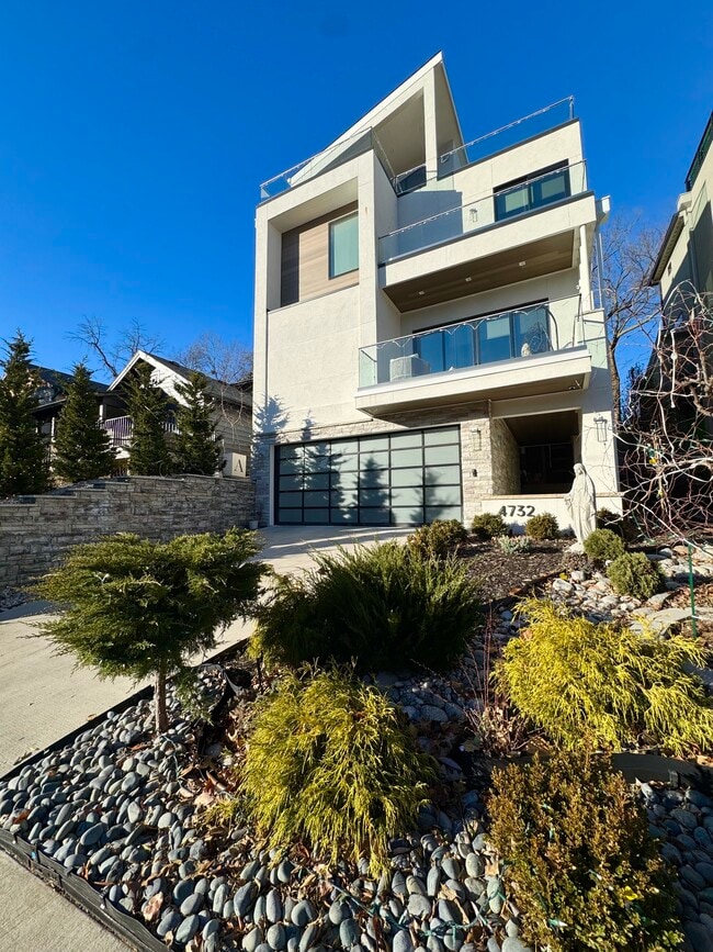 property at 4732 Mercier St