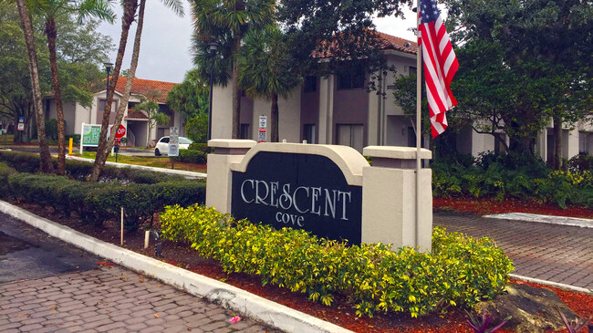 Crescent Cove Apartments in Coral Springs, FL - Building Photo - Building Photo