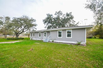 13035 Hatfield Rd in Brookside Village, TX - Building Photo - Building Photo