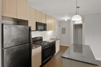 5411 N Winthrop Ave in Chicago, IL - Building Photo - Building Photo