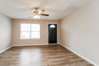 1125 Swearngan Ridge Ct in Charlotte, NC - Building Photo - Building Photo