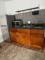 1022 Pine St, Unit 2F in Philadelphia, PA - Building Photo