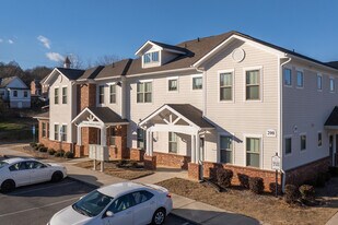 Abbington Linwood in La Fayette, GA - Building Photo