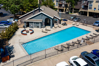 The Joliet at Lowry in Aurora, CO - Foto de edificio - Building Photo