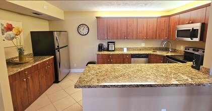 1005 Green Pine Blvd, Unit E1 in West Palm Beach, FL - Building Photo - Building Photo