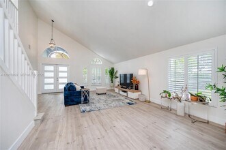 1381 NW 144th Ave in Pembroke Pines, FL - Building Photo - Building Photo