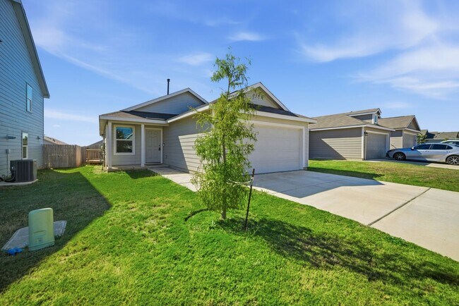 14734 Saw Ml in San Antonio, TX - Foto de edificio - Building Photo