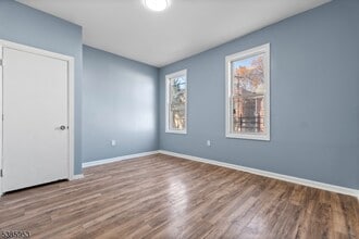 302 Clinton Pl in Newark, NJ - Building Photo - Building Photo