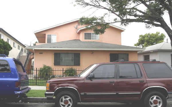 1959 Cedar Ave in Long Beach, CA - Building Photo