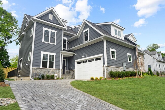 property at 517 Great Falls St