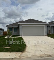 1531 Tiptop Mdw in New Braunfels, TX - Building Photo