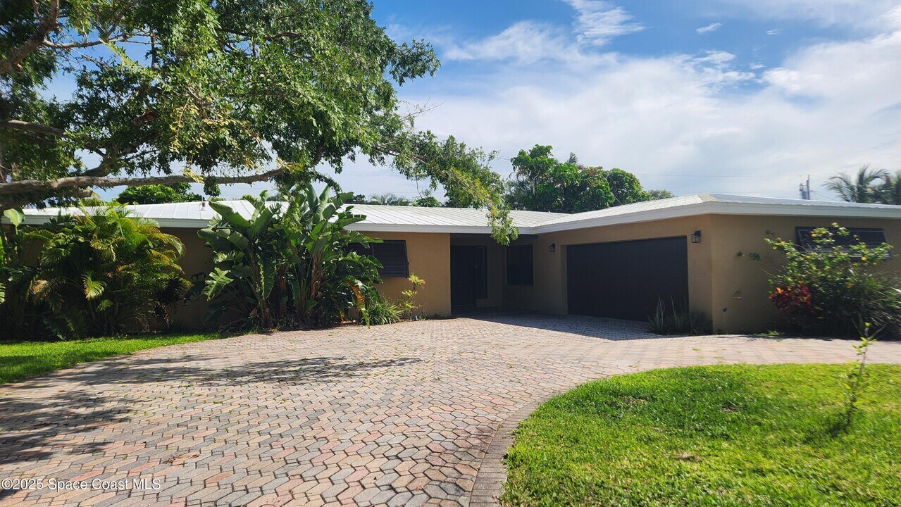 475 Norwood Ave in Satellite Beach, FL - Building Photo