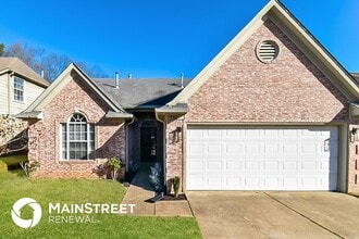 7082 Parkbrook Ln in Cordova, TN - Foto de edificio - Building Photo