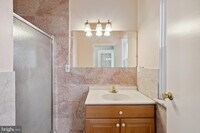 2629 E Madison St photo'