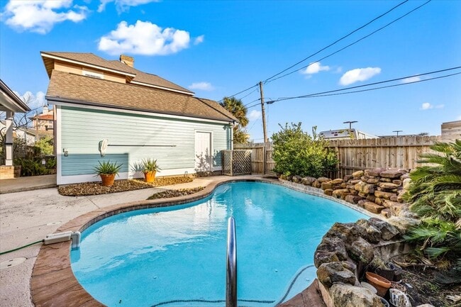 property at 2207 Bernardo De Galvez Ave