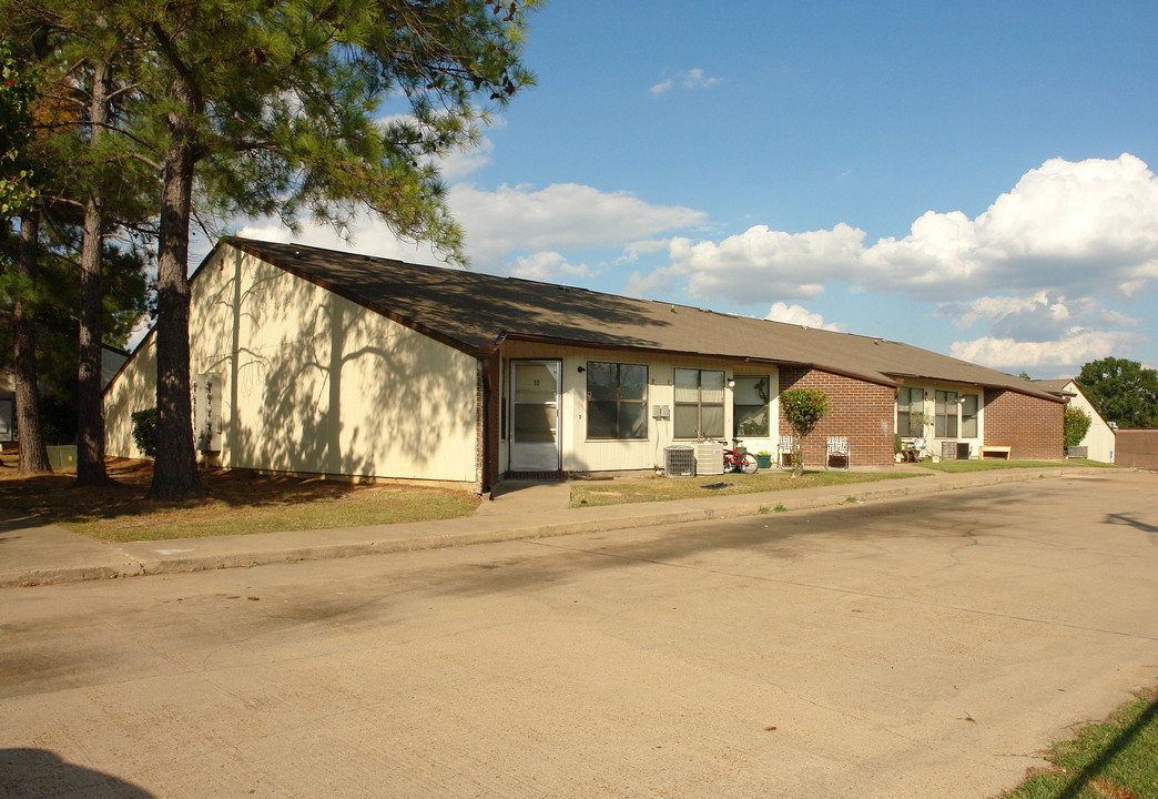 Alexander Waites Apartments in Jackson, MS - Foto de edificio