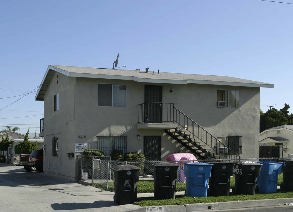 6019 Live Oak St in Bell Gardens, CA - Foto de edificio