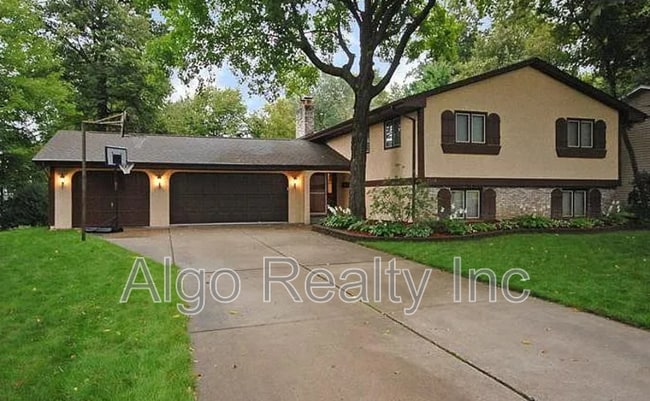 property at 7268 Sunnyslope Dr