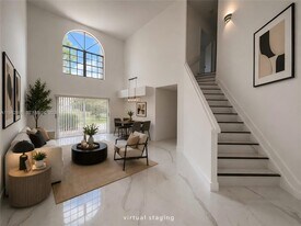 109 Gables Blvd in Weston, FL - Building Photo