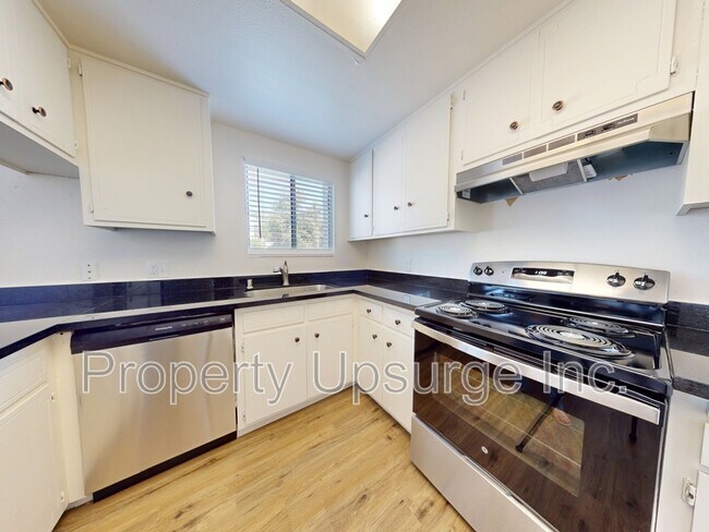 1625 Robinson St in Oroville, CA - Building Photo - Building Photo