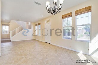 704 Moore Way in Folsom, CA - Building Photo - Building Photo