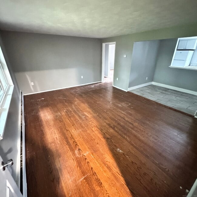 property at 1275 Quinnipiac Ave