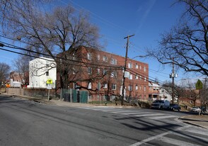 400 Chesapeake St SE in Washington, DC - Building Photo