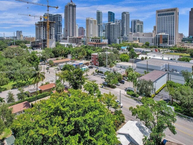 615 SW 4th Ave in Fort Lauderdale, FL - Building Photo - Building Photo