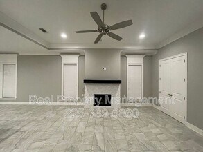 12459 N Stumberg Villas Ct in Baton Rouge, LA - Building Photo - Building Photo