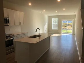 713 Mickelson Way in Lebanon, TN - Building Photo - Building Photo
