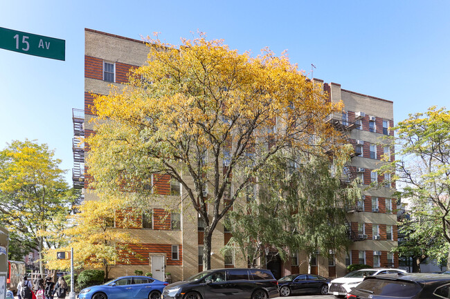 5624 15th Ave in Brooklyn, NY - Foto de edificio - Building Photo