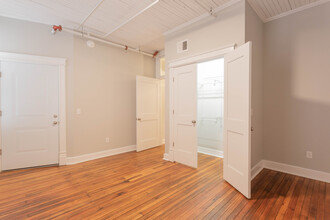 205 E Jefferson in Syracuse, NY - Building Photo - Interior Photo