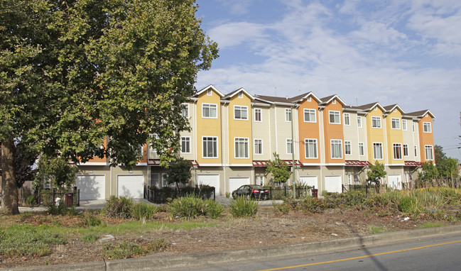 Bancroft Row in Oakland, CA - Foto de edificio - Building Photo