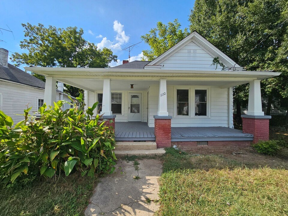 1110 Adams St in High Point, NC - Building Photo