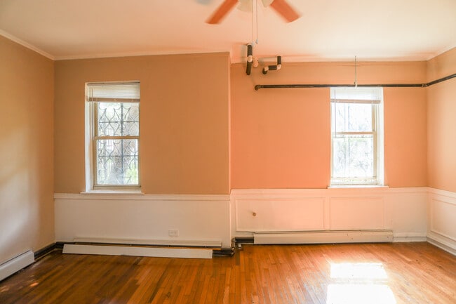 4137 N Keystone Ave, Unit #102