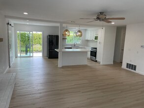 405 Beaumont Dr in Vista, CA - Building Photo - Building Photo