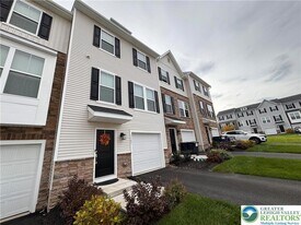 7505 Clayton Ave in Coopersburg, PA - Building Photo