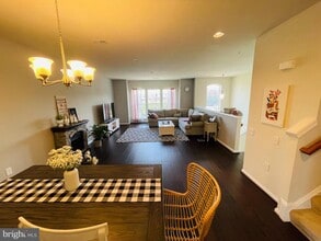 42699 Wardlaw Terrace in Ashburn, VA - Building Photo - Building Photo