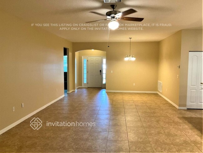 6319 Twin Bridges Dr in Zephyrhills, FL - Building Photo - Building Photo