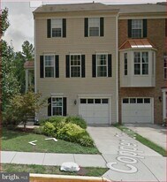 13231 Copper Cove Way in Herndon, VA - Building Photo