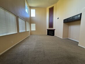 361 Royal River Dr in Yuba City, CA - Building Photo - Building Photo