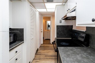 10500 SW 108th Ave, Unit B216 in Miami, FL - Building Photo - Building Photo