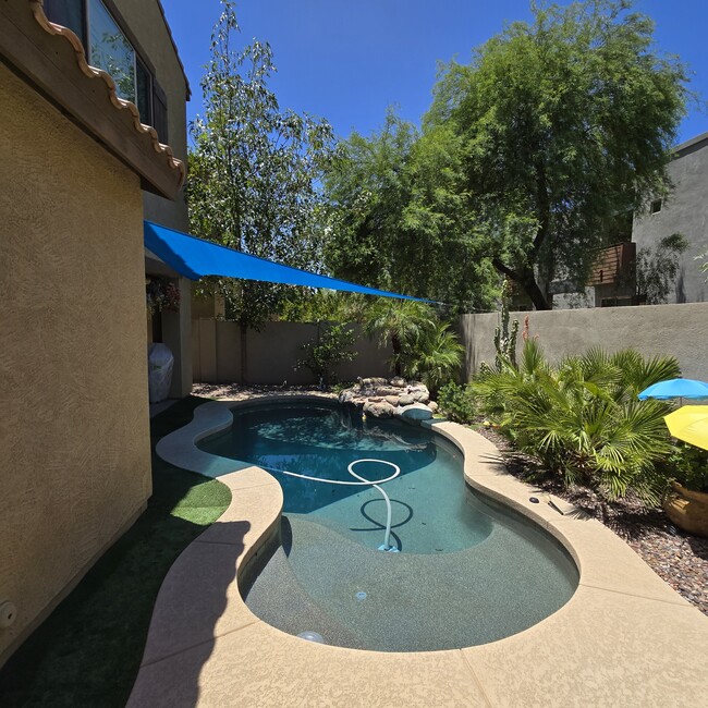 280 E Indigo Dr in Chandler, AZ - Building Photo - Building Photo