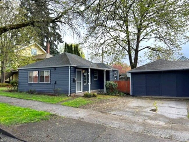 1810-1820-1820 Mill St SE in Salem, OR - Building Photo - Building Photo