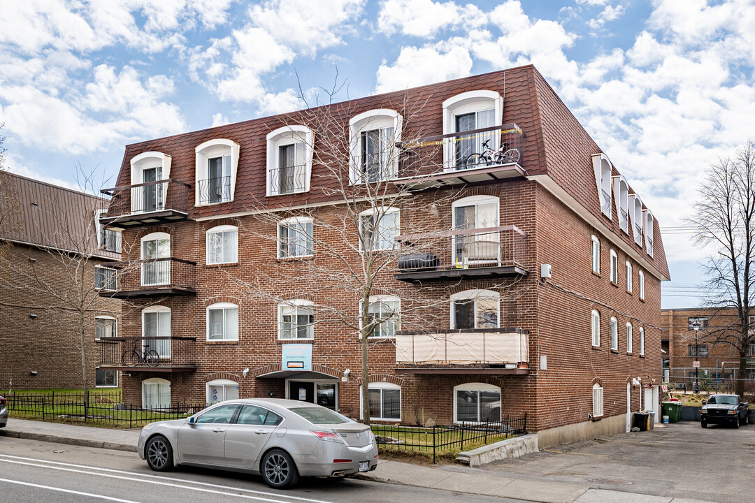 11974 Langelier in Montréal, QC - Building Photo