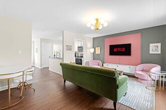 2400 Hinton St in Raleigh, NC - Building Photo - Building Photo