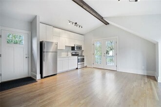 940 St Charles Ave NE in Atlanta, GA - Building Photo - Building Photo