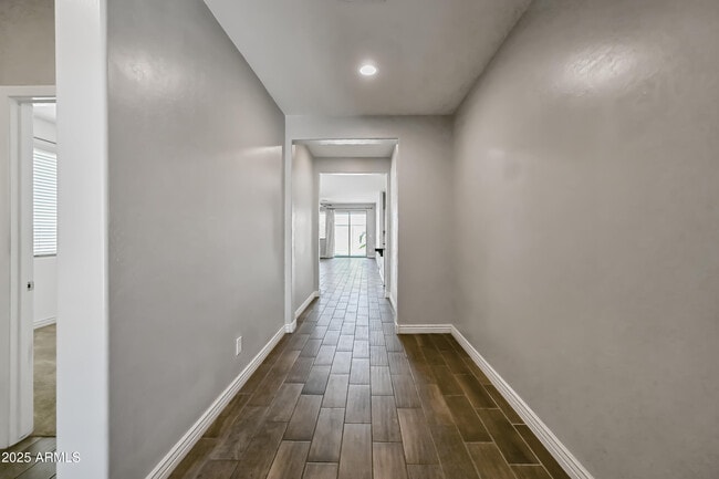 2414 E Hazeltine Way in Gilbert, AZ - Building Photo - Building Photo