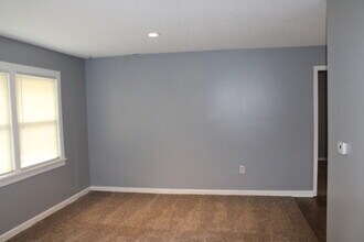 11309 Corrington Ave in Kansas City, MO - Building Photo - Building Photo